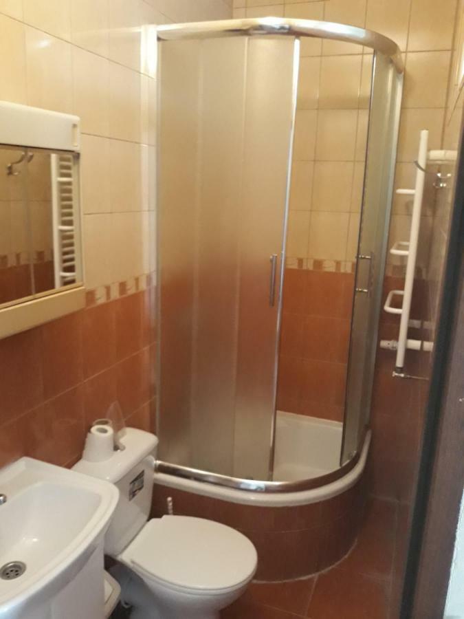 Uniejow Pensjonat Pod Milorzebem Esterno foto